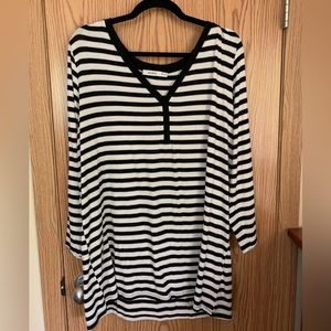 🍉 Ricki’s sweater, XXL, plus size, lightweight, soft, black and white stripes